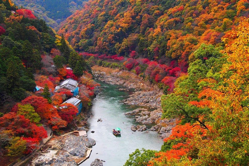 Du lịch Nhật Bản tháng 8 để được thưởng thức khung cảnh sặc sỡ 