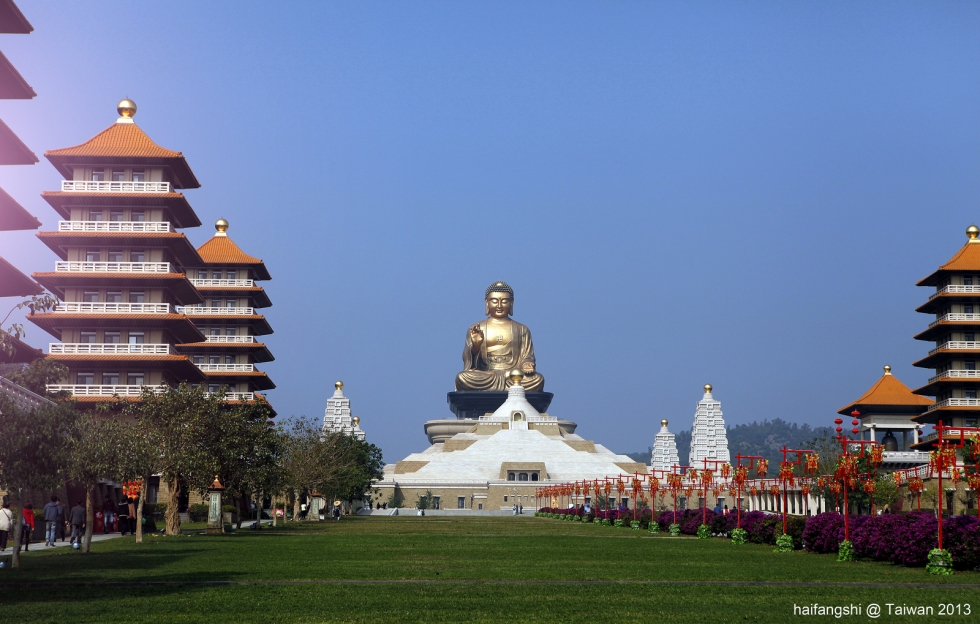 Tượng Phật ở Núi Phật Quang