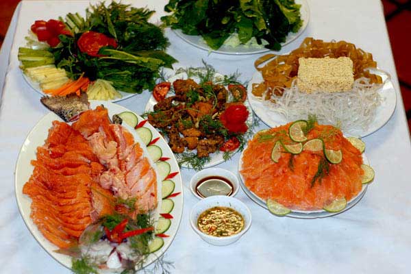 Thịt cá hồi sơ chế giống món Sushi