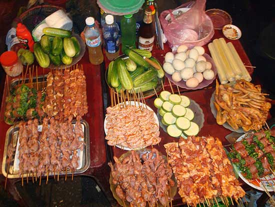 Những món lẩu nướng hoặc buffet nướng ngoài trời mát tại Sa Pa