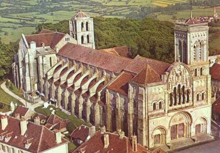 Du lịch Pháp tham quan Nhà thờ ở Vezelay