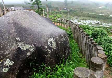 Địa điểm du lịch Sapa bí ẩn nhất - Bãi đá cổ Sapa