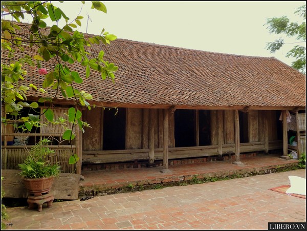  					Những ngôi nhà 300 năm vẫn đẹp ở làng cổ Đường Lâm				