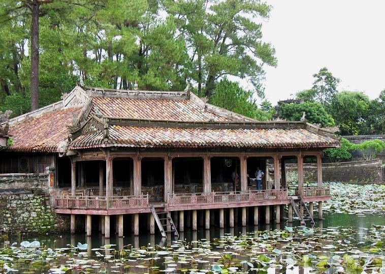  					Kiến trúc nhà vườn Huế				